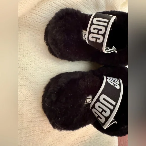 UGG Black Fluffy Moccasins -NWOT - Picture 3 of 5